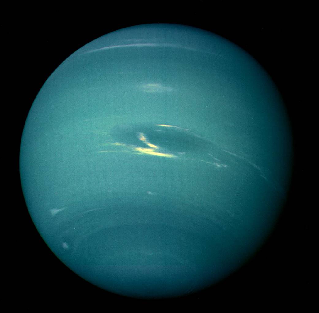 Il y a bien des "pluies" de diamants sur Neptune et Uranus, on en a même recréées en laboratoire 1989_august_voyager_2_neptune.jpg