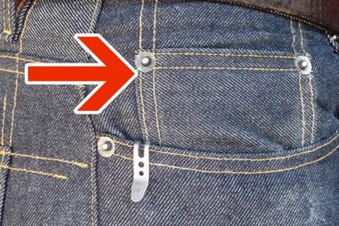 A quoi servent les petits boutons sur les poches avant des jeans